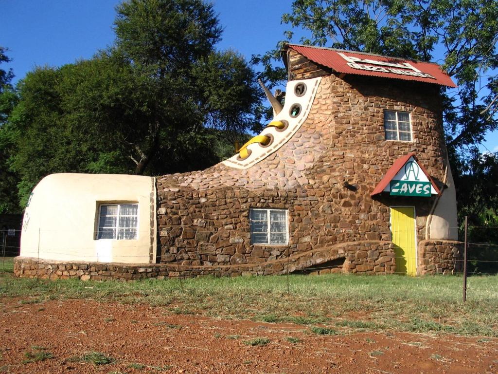 The Shoe House in South Africa - Bizarre homes in Africa